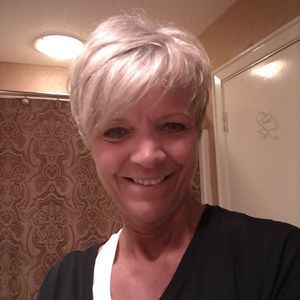 Meet your Posher, Dena